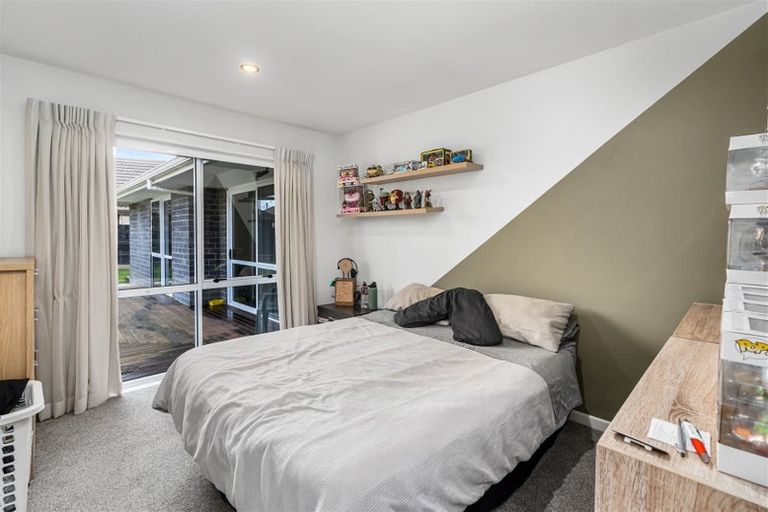 Photo of property in 7 Copperfield Close, Parklands, Christchurch, 8083