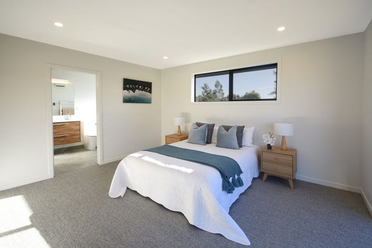 Photo of property in 44 Constitution Avenue, Milton, 9220