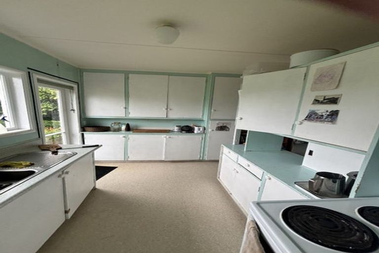 Photo of property in 10 Tainui Street, Welbourn, New Plymouth, 4312