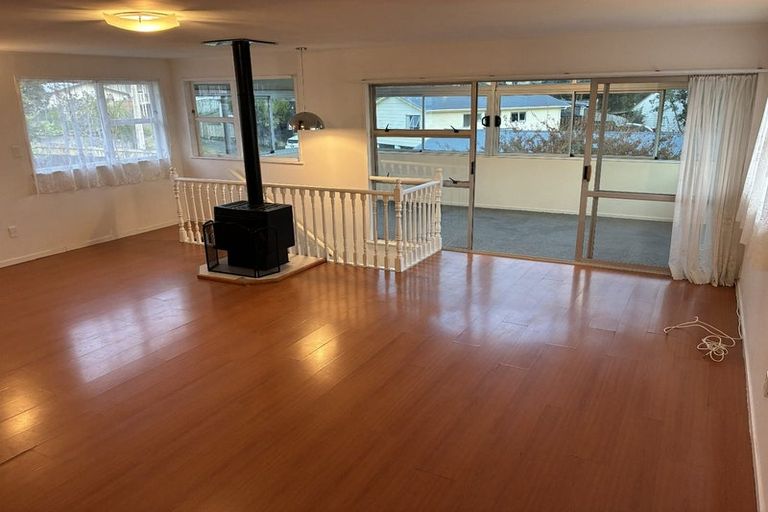 Photo of property in 14 Helena Street, Massey, Auckland, 0614