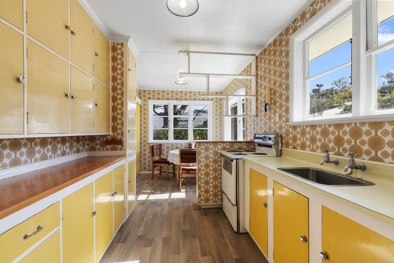 Photo of property in 16 Morgan Place, Tawa, Wellington, 5028