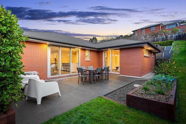 Photo of property in 40 Pentonville Close, Westmorland, Christchurch, 8025