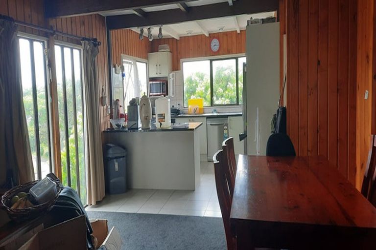 Photo of property in 18 Prince Regent Drive, Half Moon Bay, Auckland, 2012
