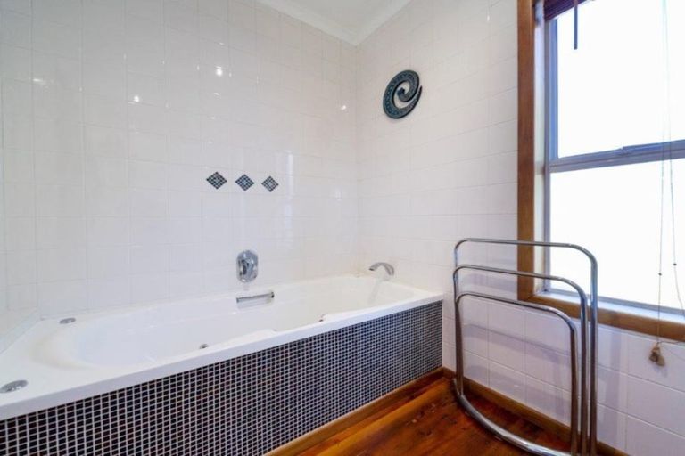 Photo of property in 7 Lambton Terrace, Welbourn, New Plymouth, 4312