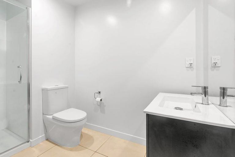 Photo of property in Frank Sargeson Apts, 202/74 Anzac Street, Takapuna, Auckland, 0622
