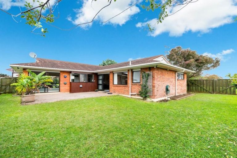 Photo of property in 31 Orangewood Drive, Northpark, Auckland, 2013