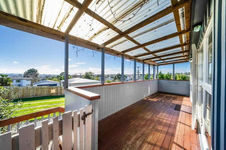 Photo of property in 39 Sunnyside Road, Sunnyvale, Auckland, 0612
