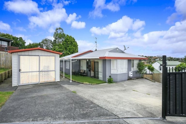 Photo of property in 13 Grenadine Place, Unsworth Heights, Auckland, 0632