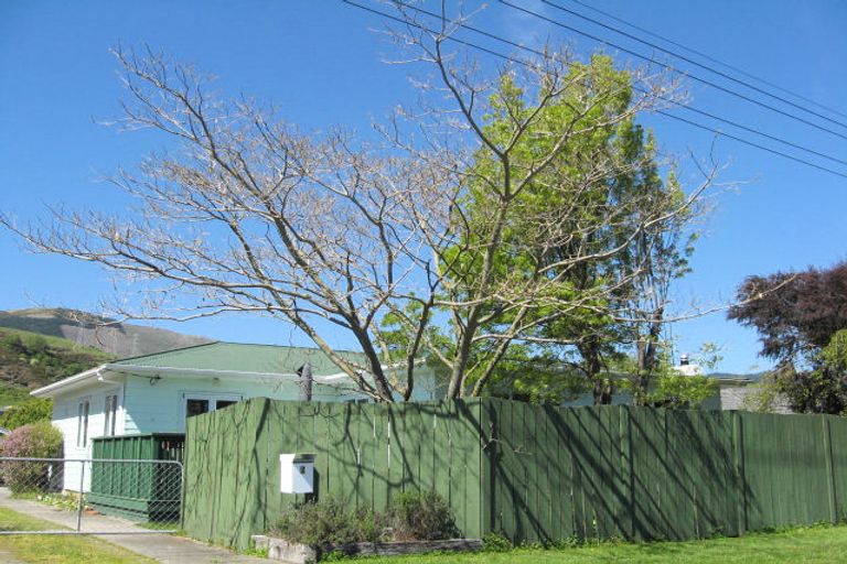 Photo of property in 5 Palm Avenue, Stoke, Nelson, 7011