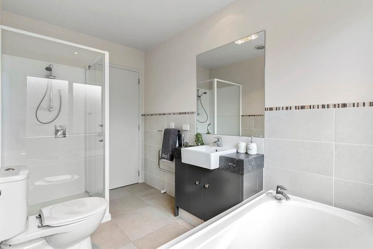 Photo of property in 11 Kouras Place, Flat Bush, Auckland, 2016