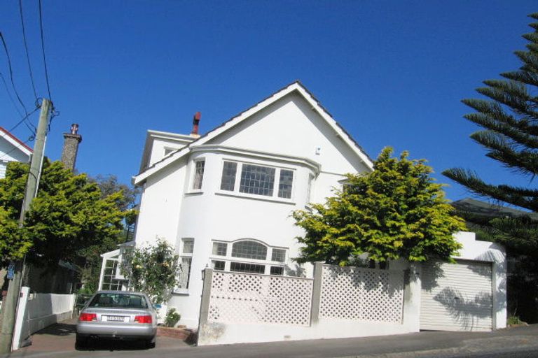 Photo of property in 17 Thompson Street, Mount Cook, Wellington, 6011