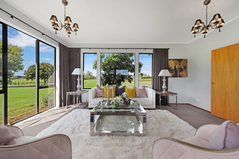 Photo of property in 30 Clifton Road, Whitford, Howick, 2571