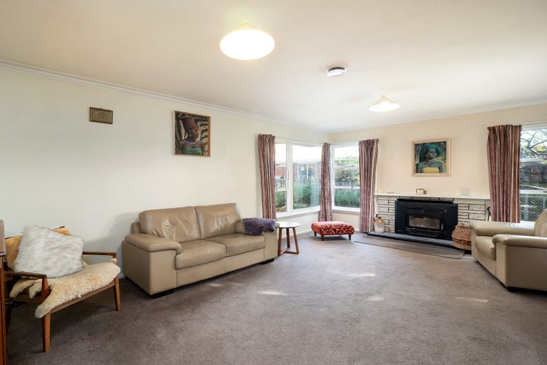 Photo of property in 23 Lochee Road, Upper Riccarton, Christchurch, 8041