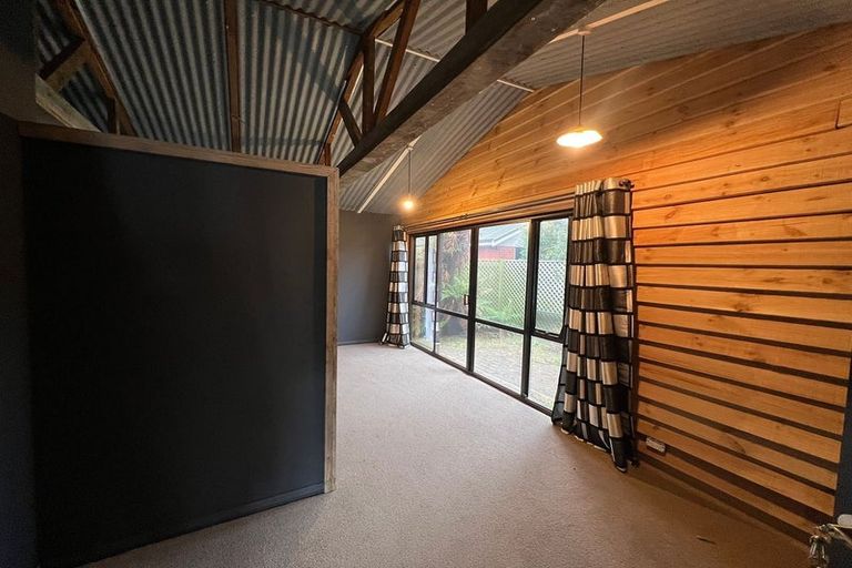 Photo of property in 46 Warren Crescent, Hillmorton, Christchurch, 8025