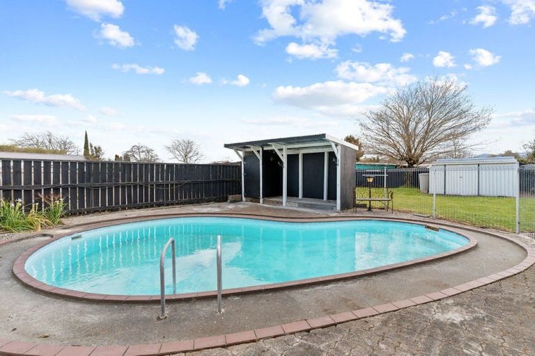 Photo of property in 4 Mckenzie Terrace, Carterton, 5713