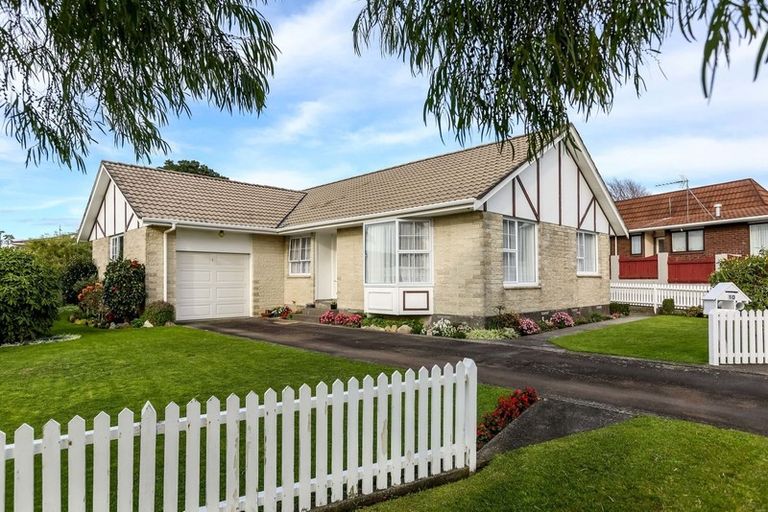 Photo of property in 10 Poplar Grove, Whalers Gate, New Plymouth, 4310