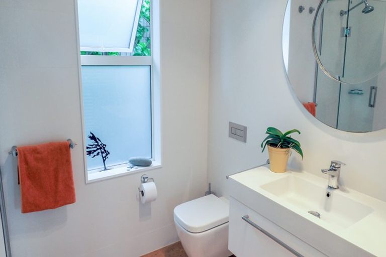 Photo of property in 9 Ruskin Road, Newlands, Wellington, 6037