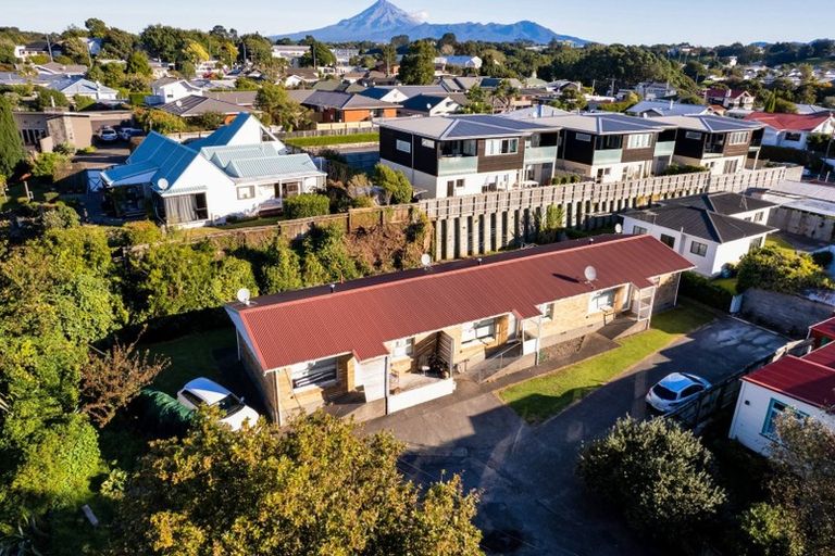 Photo of property in 444a Devon Street East, Strandon, New Plymouth, 4312