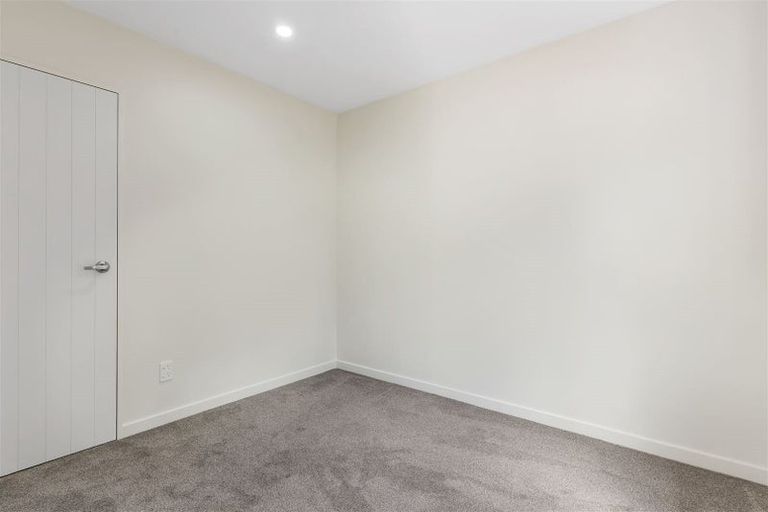 Photo of property in 14 Spoonbill Place, Unsworth Heights, Auckland, 0632
