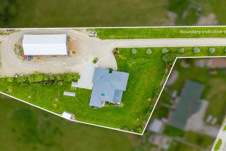 Photo of property in 55 Timaru Road, Waimate, 7924