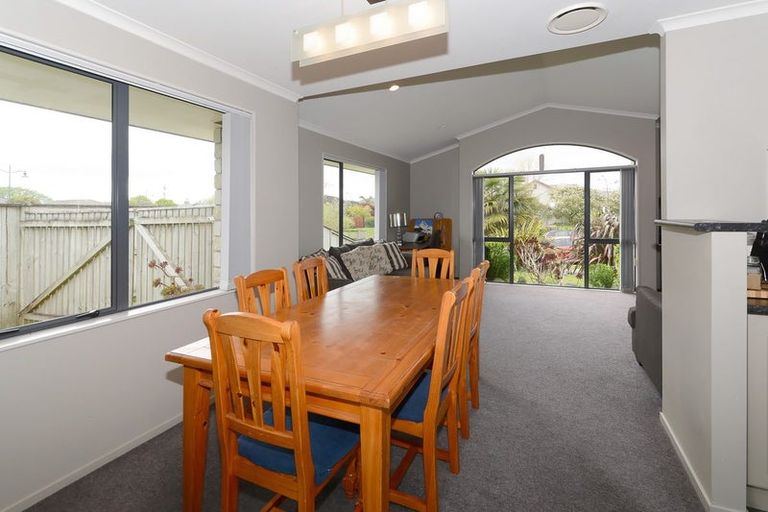 Photo of property in 10 Saint James Drive, Huntington, Hamilton, 3210