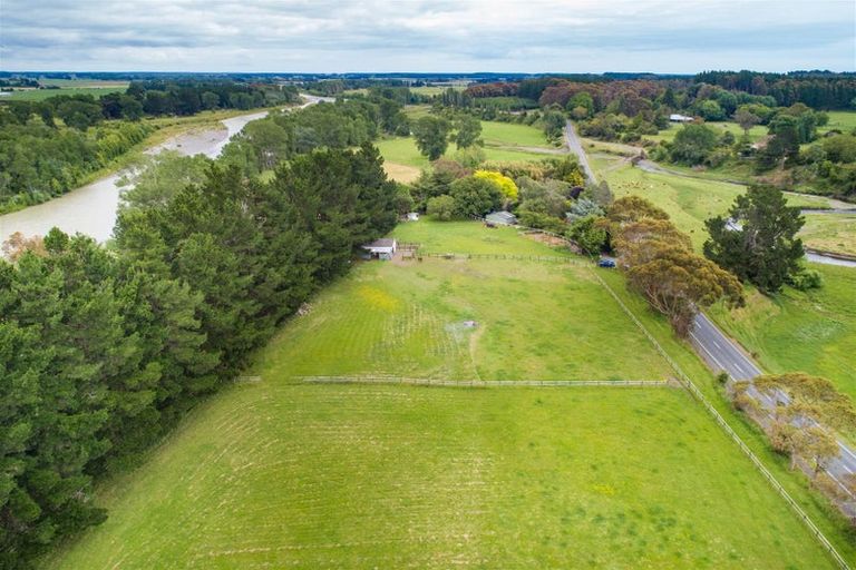 Photo of property in 273 Parewanui Road, Bulls, 4894