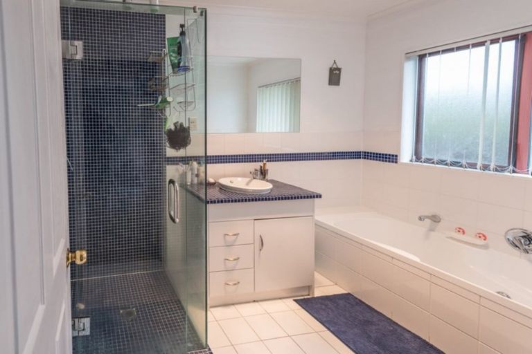 Photo of property in 27 Glenross Drive, Wattle Downs, Auckland, 2103