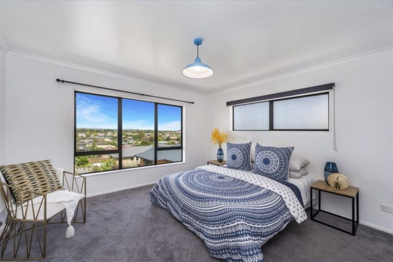 Photo of property in 17 Dorchester Place, Nawton, Hamilton, 3200