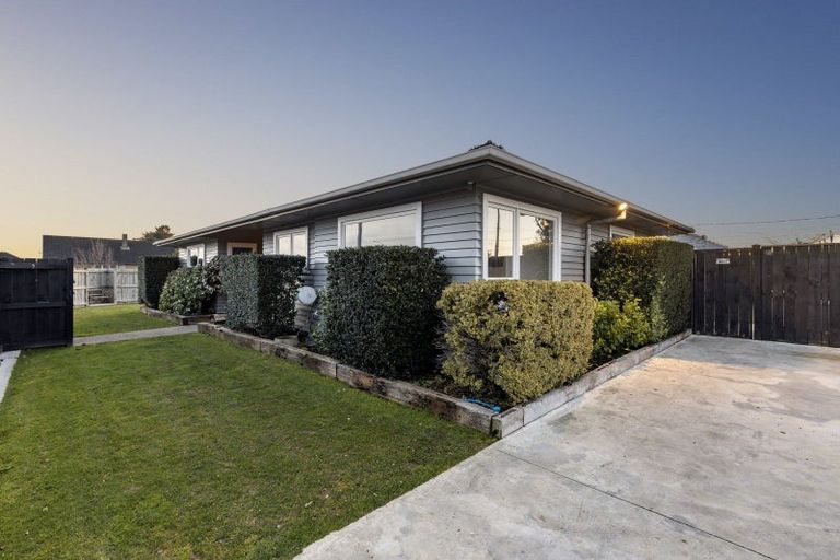 Photo of property in 1 Battersea Place, Roslyn, Palmerston North, 4414