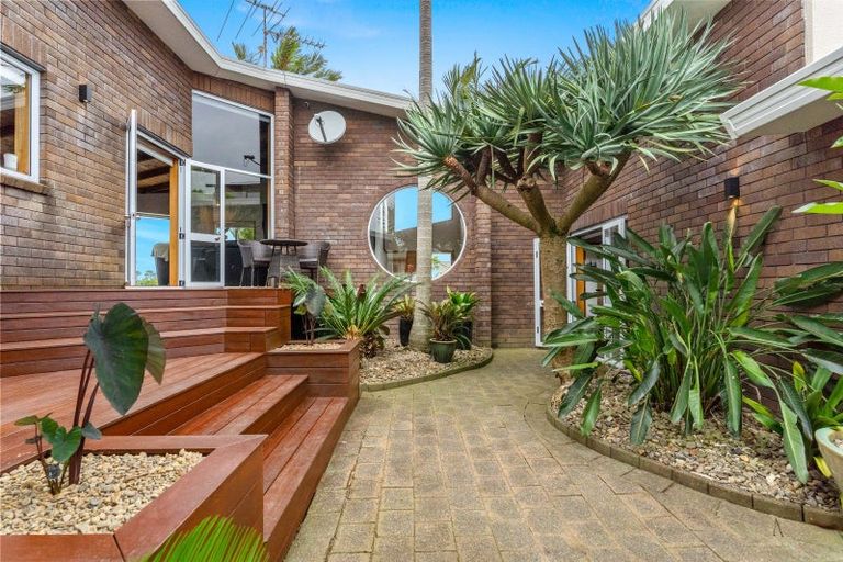 Photo of property in 44 Westpark Drive, West Harbour, Auckland, 0618