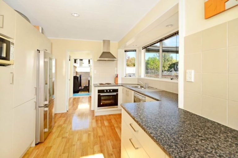 Photo of property in 4 Glastron Place, Bayview, Auckland, 0629