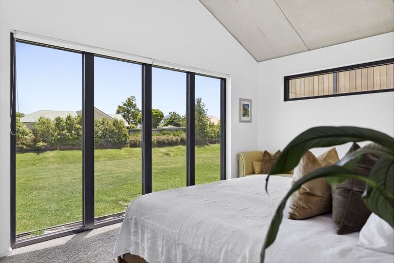 Photo of property in 7 Sapphire Spring Rise, Wanaka, 9305