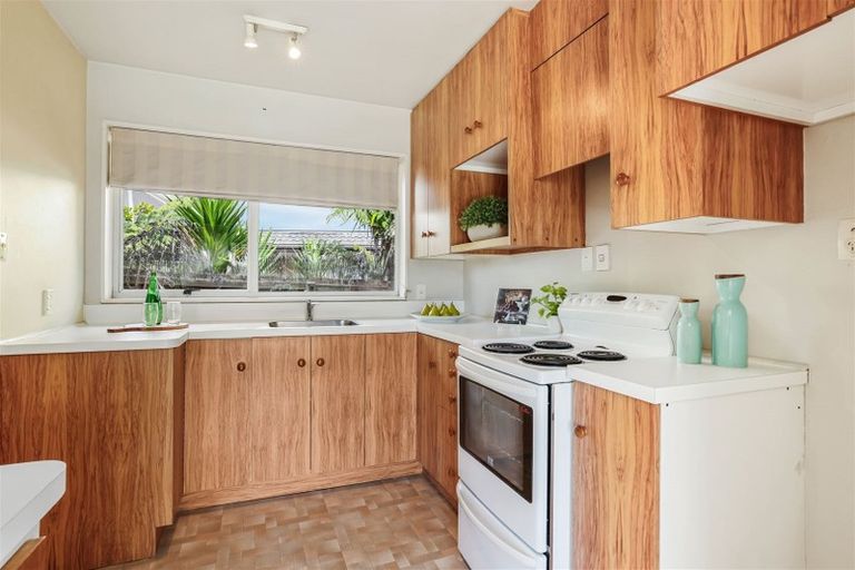 Photo of property in 6 Larkhill Place, Russley, Christchurch, 8042