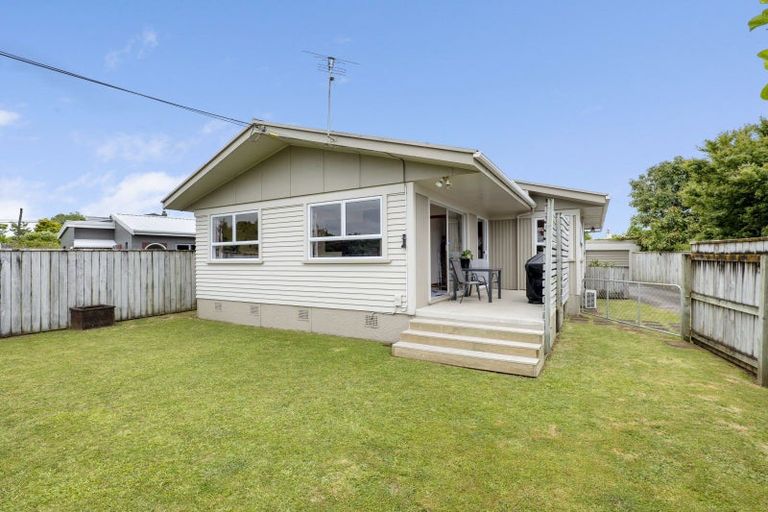 Photo of property in 254 Huatoki Street, Upper Vogeltown, New Plymouth, 4310