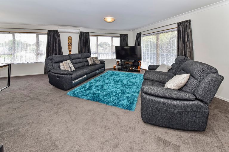 Photo of property in 28 Kavanagh Place, Opaheke, Papakura, 2113