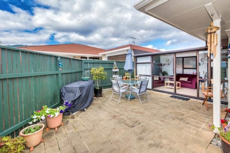 Photo of property in 15 Oriwa Street, Waikanae, 5036