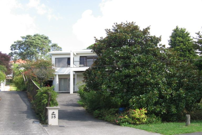 Photo of property in 35 Parr Terrace, Castor Bay, Auckland, 0620