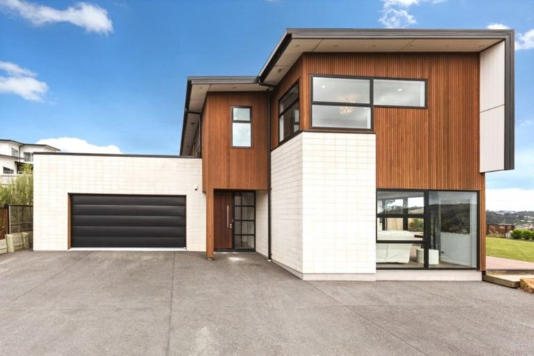 Photo of property in 131 Endeavour Drive, Whitby, Porirua, 5024