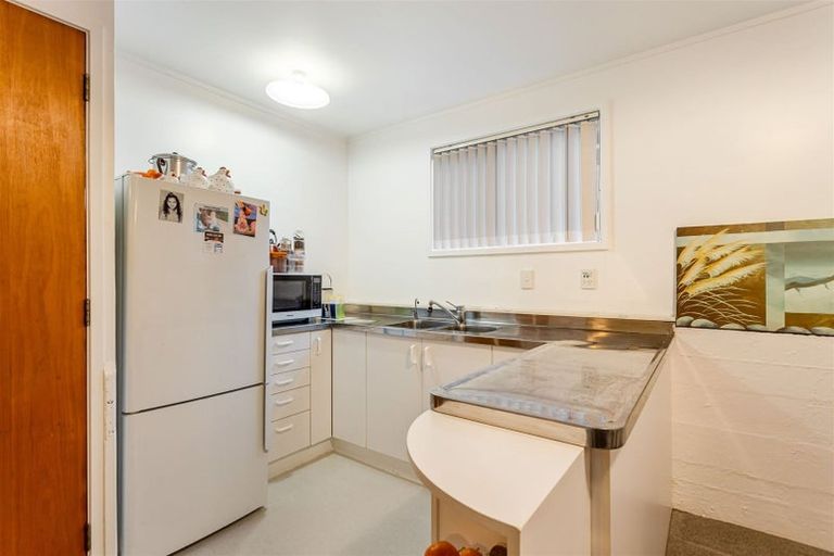 Photo of property in 8 Sari Place, Massey, Auckland, 0614