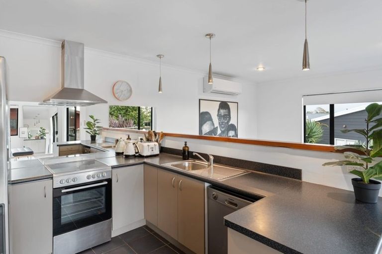 Photo of property in 76 Oranga Street, Westown, New Plymouth, 4310