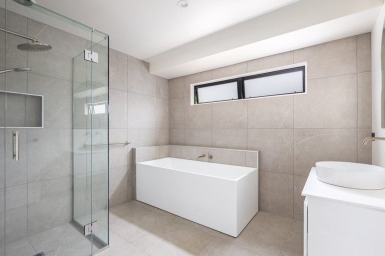 Photo of property in 244 Corbett Road, Paraite, New Plymouth, 4373