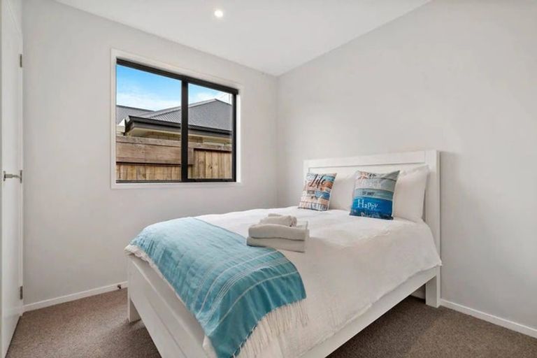 Photo of property in 1 Komata Crescent, Papamoa Beach, Papamoa, 3118