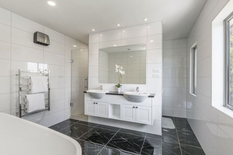 Photo of property in 47 Blacks Road, Greenhithe, Auckland, 0632