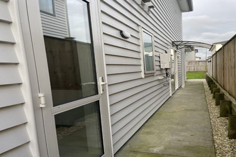 Photo of property in 8 Rossbeg Lane, Flat Bush, Auckland, 2019