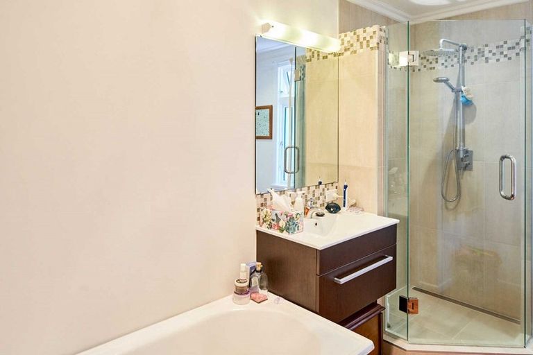 Photo of property in 57 Marine Parade, Eastbourne, Lower Hutt, 5013