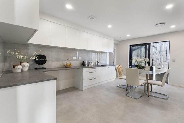 Photo of property in 17 Emerald Avenue, Rosehill, Papakura, 2113