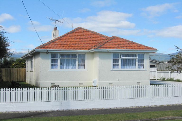 Photo of property in 8 Bowen Street, Levin, 5510