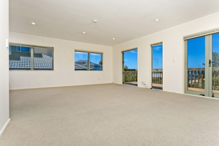 Photo of property in 726b East Coast Road, Pinehill, Auckland, 0632