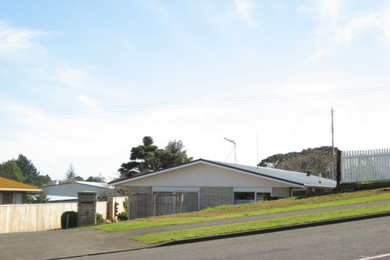 Photo of property in 2/9 Puketotara Street, Highlands Park, New Plymouth, 4312