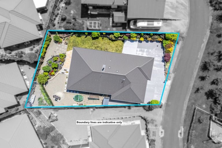 Photo of property in 5 Tauhou Place, Waikanae, 5036